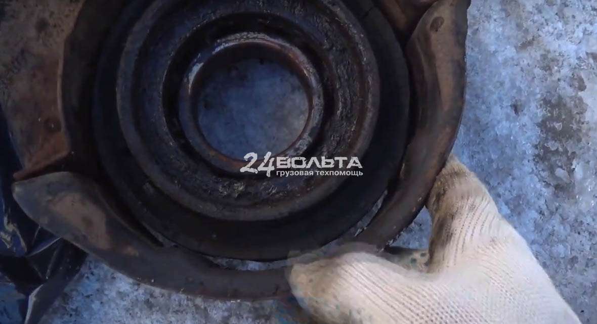 Замена подвесного подшипника Скания